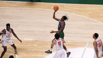 Vuelo espectacular de Tyson Carter.