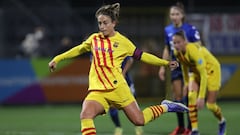 HOFFENHEIM, GERMANY - NOVEMBER 17: Alexia Putellas of Barcelona scores the first goal from the penalty spot during the UEFA Women&#039;s Champions League group C match between 1899 Hoffenheim and FC Barcelona at Ditmar-Hopp-Stadion on November 17, 2021 in