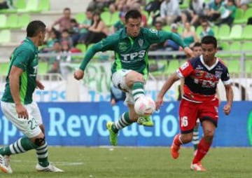 Santiago Wanderers venció a San Marcos en Valparaíso y alcanzó a la U