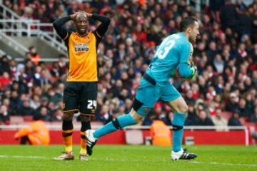 Ospina tuvo pocas intervenciones ante Hull.