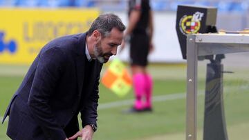 Vicente Moreno, entrenador del Espanyol, ante el VAR.