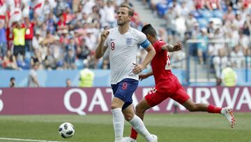 Harry Kane celebra uno de sus goles a Panamá.