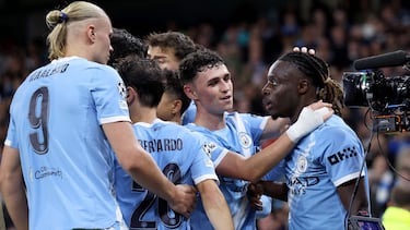 Los jugadores del City celebran un gol.