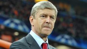 "El rumor a veces puede hacer el fichaje", ha dicho Wenger sobre el posible fichaje de Cesc por el Barcelona.