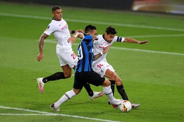 Lautaro and Jesús Navas.