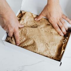 La nueva estafa que está llegando dentro de los paquetes enviados por correo: los ladrones usan esta “prueba de entrega”