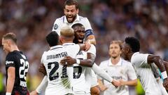 MADRID, SPAIN - SEPTEMBER 14: Federico Valverde of Real Madrid celebrates his goal with teammates Nacho Fernandez, Rodrygo Goes, Antonio Rudiger and Vinicius Jr. during the UEFA Champions League group F match between Real Madrid and RB Leipzig at Estadio Santiago Bernabeu on September 14, 2022 in Madrid, Spain. (Photo by Antonio Villalba/Real Madrid via Getty Images)