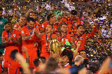 Chile celebrate after defeating Argentina to win the Copa America Centenario Championship.