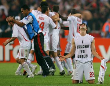 En mayo de 2007 el jugador brasile?o gan¨® su primera Champions League tras ganar 2-1 en la final al Liverpool.