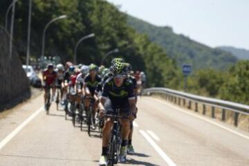 El pelot¨®n durante la novena etapa de la Vuelta Ciclista a Espa?a.