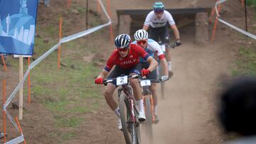SANTIAGO, CHILE – OCT 21:Martin Vidaurre de Chile compite en bicicleta de montaña masculino durante los Juegos Panamericanos 2023 realizado en el Club Deportivo Universidad Catolica