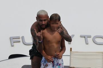 Las fotos de Neymar en Ibiza que suscitan comentarios