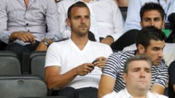 Soldado vio el partido ante el Milan en la grada.