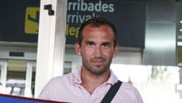 <b>RECIÉN LLEGADO. </b>Gekas aterrizó en Manises ayer por la tarde y hoy firmará su nuevo contrato.