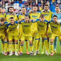 Aprobados y suspensos en el Cádiz: Ipurúa desangra al Cádiz