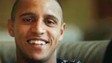 A LA ESPERA. Roberto Carlos no quiere crear polémica y ha acatado, aunque no está de acuerdo, la decisión de no renovarle de Valdano.