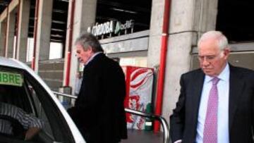 <b>SIGUE LIBRE.</b> Luis Aragonés ha rechazado finalmente la oferta para dirigir al Sevilla.