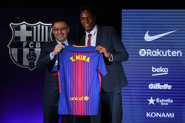 Yerry Mina presentado presentado en el Barcelona en el Camp Nou