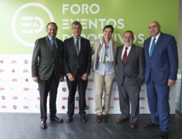 Juan Cantón (Gerente Diario AS), Luis Gómez (Director de Iberdrola), Lola Romero (Directora Atlético Féminas), Alfredo Relaño (Director Diario AS) y Ángel García Colín (Director Comercial Prisa Noticias).
 