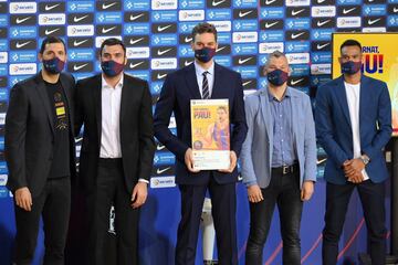 Nikola Mirotic, Pierre Oriola, Pau Gasol, Jasikevicius y  Adam Hanga.