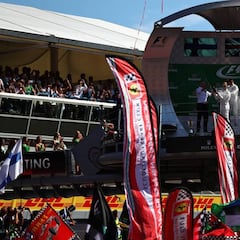 Hamilton gana y se pone líder del Mundial, Alonso se retira