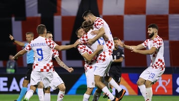 Soccer Football - UEFA Nations League - Group A - Croatia v Denmark - Stadion Maksimir, Zagreb, Croatia - September 22, 2022 Croatia's Borna Sosa celebrates scoring their first goal with teammates REUTERS/Antonio Bronic