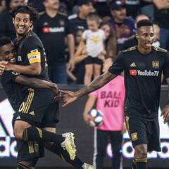 Carlos Vela rompe el récord de Josef, es el máximo goleador