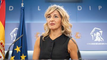 La vicepresidenta segunda y ministra de Trabajo y Econom¨ªa Social en funciones, y l¨ªder de Sumar, Yolanda D¨ªaz, durante una rueda de prensa tras reunirse con el Rey Felipe VI, en el Congreso de los Diputados, a 2 de octubre de 2023, en Madrid (Espa?a). Don Felipe ha iniciado hoy, en el Palacio de la Zarzuela, la segunda ronda de contactos con los grupos parlamentarios de cara a la formaci¨®n de Gobierno tras la investidura fallida del l¨ªder del PP seg¨²n ha anunciado Zarzuela.
02 OCTUBRE 2023;RUEDA DE PRENSA;GOBIERNO;REUNI?N;
Diego Radam¨¦s / Europa Press
02/10/2023