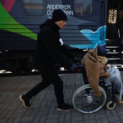 What is the maximum and minimum payment for Social Security disability beneficiaries?