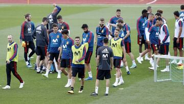 Monreal, con molestias, se entrenó en el gimnasio