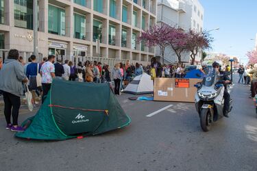 Tras varias manifestaciones multitudinarias en diferentes puntos de España, los sindicatos de inquilinas, plataformas por la hipoteca y asambleas contra los desahucios, entre otros colectivos, han convocado la primera manifestación a nivel estatal por el derecho a la vivienda. 