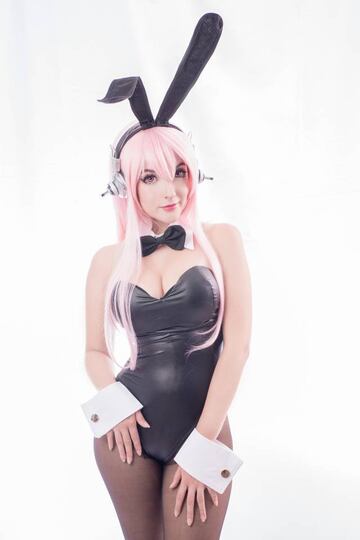 Impactante el cosplay de Sonico Bunny Girl de Super Sonico