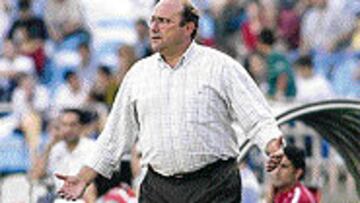 <B>EN RACHA</b>. Paco Flores espera que el Zaragoza mantenga su buena trayectoria en el Nuevo Vivero.