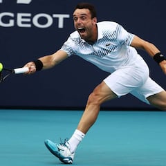 Bautista cayó ante Isner tras firmar la proeza con Djokovic