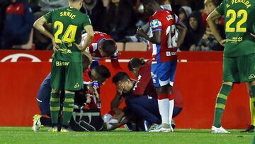 Montoro se duele sobre el césped tras la entrada de Timor.