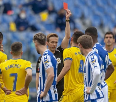 VAR operating with 22 differing opinions