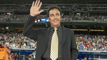 The Mexican held his hand up once again to take on the National Team, who still does not have a manager for 2026.
<br><br>
durante el partido Real Madrid (SPA) vs Pumas UNAM (MEX), correspondiente a la XXVI edición del Trofeo Santiago Bernabeu, en el Estadio Santiago Bernabeu el 31 de Agosto de 2004 ante la presencia de 58,600 espectadores.