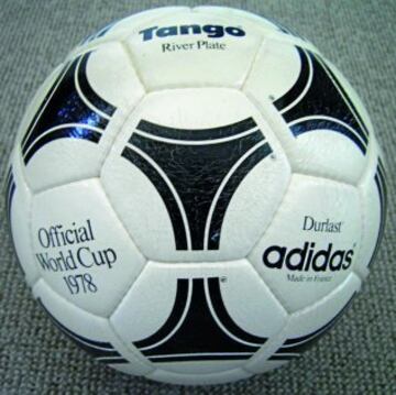 Versi車n id谷ntica al Adidas 'Tango Durlast' empleado en el Mundial de 1978. Las veinte piezas con 'tr赤adas' creaban la ilusi車n 車ptica de que hab赤a doce c赤rculos id谷nticos.