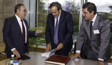 Platini: "Un español debió ganar el Balón de Oro tras el Mundial"