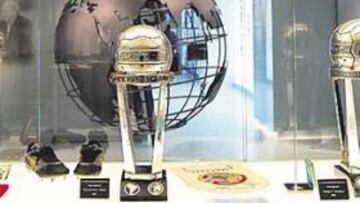 <b>GALÁCTICOS. </b>Recreación de la firma de Di Stéfano junto a Bernabéu.