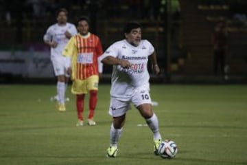 Así jugó Diego Maradona en el estadio de Techo