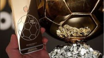 El nuevo personalizado Iphone de Cristiano Ronaldo ba&ntilde;ado en oro.
