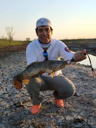 El recordado ex '9' de la UC que hoy se dedica a la pesca