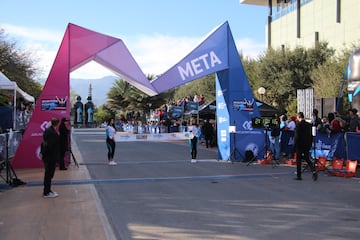 Monterrey vivió una fiesta importante con el Maratón Powerade, donde decenas de corredores desafiaron al frío para cumplir esta meta.