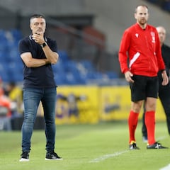 García Pimienta tiene cuerda para un rato más