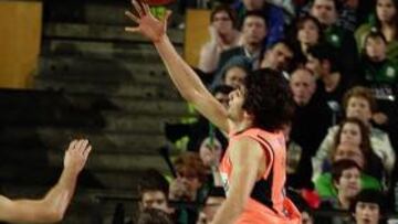 <b>REGRESO. </b>Ricky brilló, aunque algunos no le perdonan su marcha como demuestra la imagen superior.