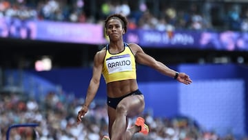 Paris 2024 Olympics - Athletics - Women's Heptathlon Long Jump - Stade de France, Saint-Denis, France - August 09, 2024. Martha Araujo of Colombia in action. REUTERS/Dylan Martinez