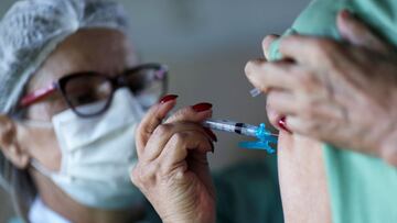 El ritmo de vacunación en el Reino Unido es elevado.