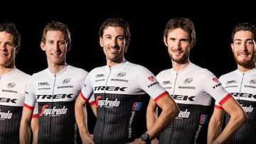 Stuyven, Mollema, Cancellara, Frank Schleck y Nizzolo, con el nuevo maillot del Trek-Segafredo.