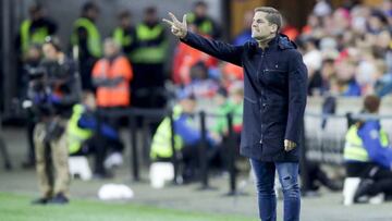 Oslo (Norway), 05/06/2019.- Spain national team coach Robert Moreno during during the UEFA Euro 2020 qualifying Group F soccer match between Norway and Spain at Ullevaal Stadium in Oslo, Norway 12 October 2019. (Noruega, España) EFE/EPA/Stian Lysberg Solu